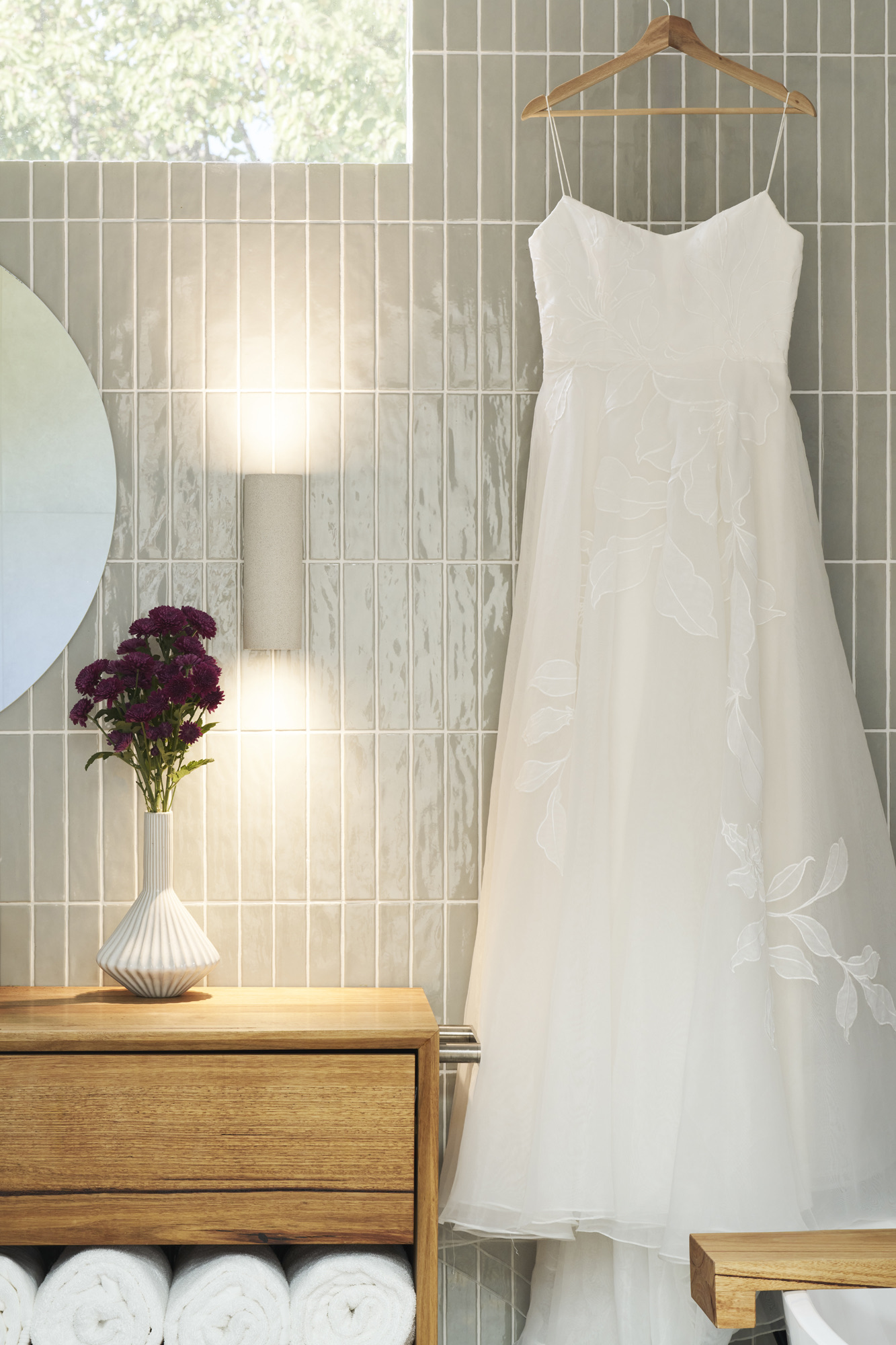 Wedding dress in the bathroom at Zalm
